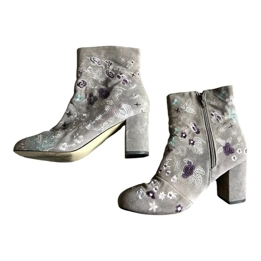 Womens JustFab Saige Boots Gray Suede Floral Embroidered Almond Booties - Sz 6.5